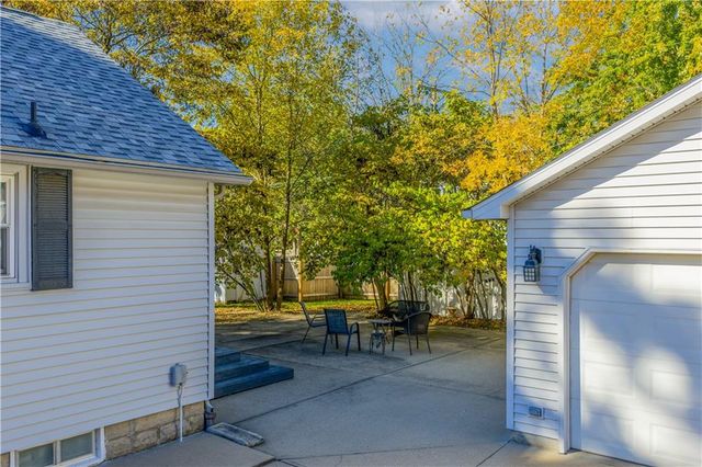 1412 W 5th Street, Sedalia, MO 65301