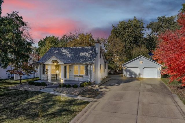 1412 W 5th Street, Sedalia, MO 65301