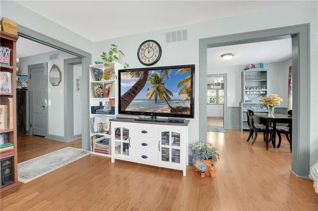 1412 W 5th Street, Sedalia, MO 65301