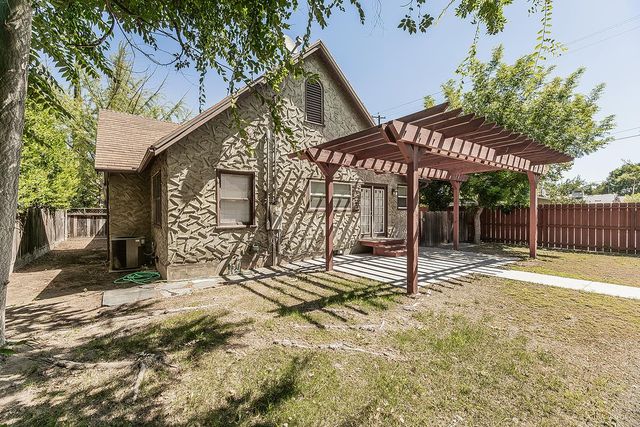 750 E Yale Avenue, Fresno, CA 93704