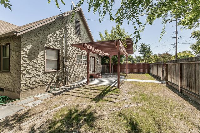 750 E Yale Avenue, Fresno, CA 93704