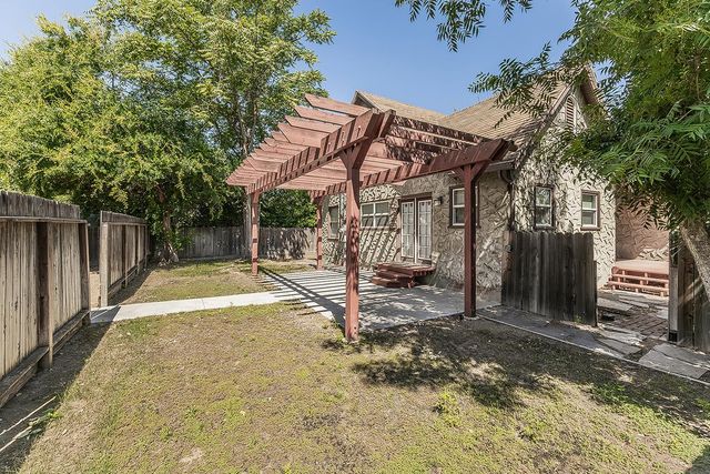750 E Yale Avenue, Fresno, CA 93704