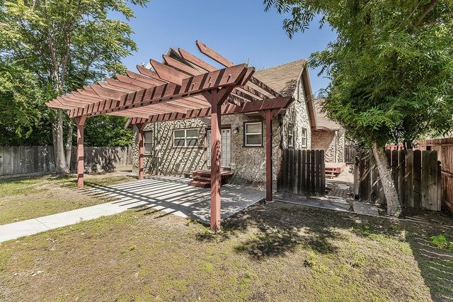 750 E Yale Avenue, Fresno, CA 93704