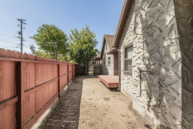 750 E Yale Avenue, Fresno, CA 93704