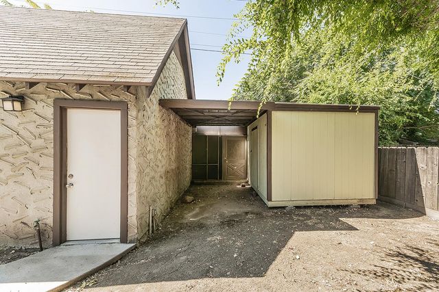 750 E Yale Avenue, Fresno, CA 93704