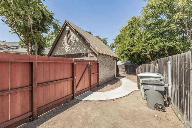 750 E Yale Avenue, Fresno, CA 93704