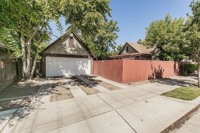 750 E Yale Avenue, Fresno, CA 93704