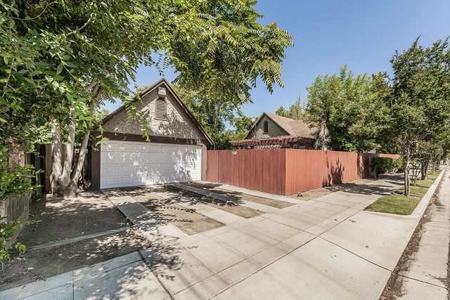 750 E Yale Avenue, Fresno, CA 93704