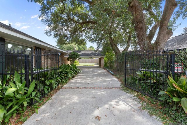 260 Duplantier Blvd, Baton Rouge, LA 70808