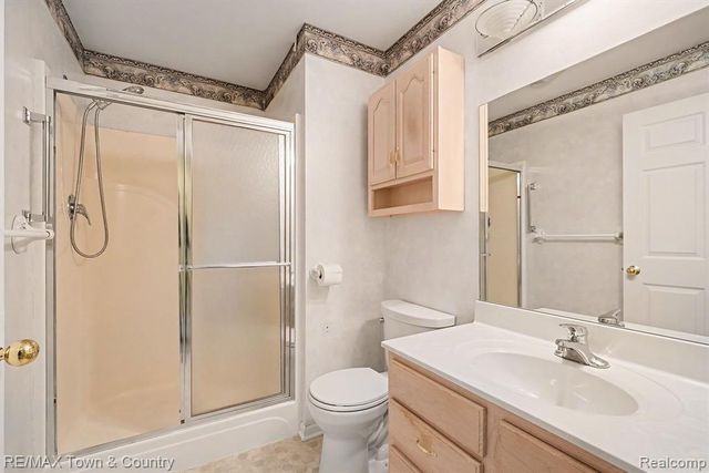 229 Aberdeen Court, Flushing, MI 48433