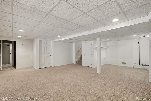 229 Aberdeen Court, Flushing, MI 48433