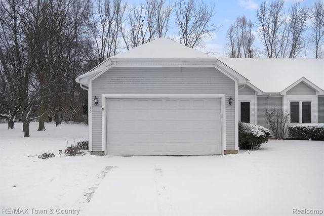 229 Aberdeen Court, Flushing, MI 48433
