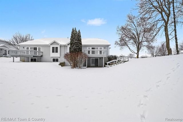 229 Aberdeen Court, Flushing, MI 48433