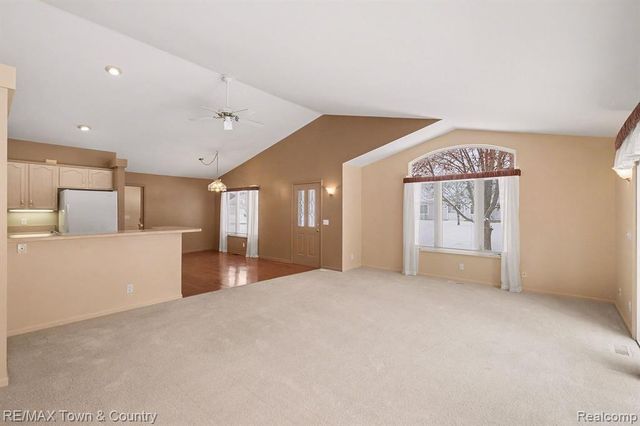 229 Aberdeen Court, Flushing, MI 48433