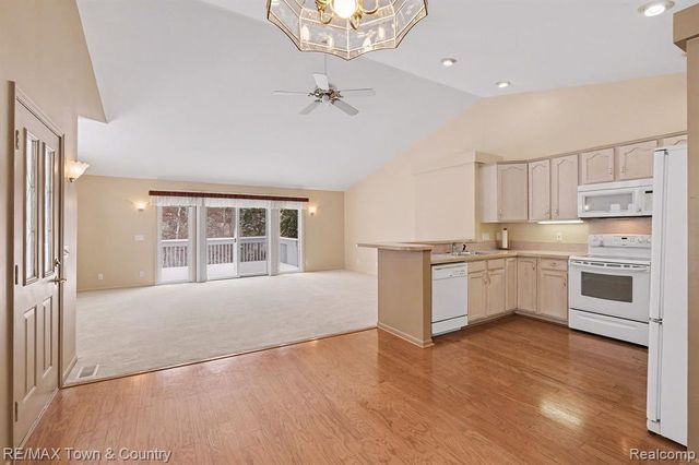 229 Aberdeen Court, Flushing, MI 48433