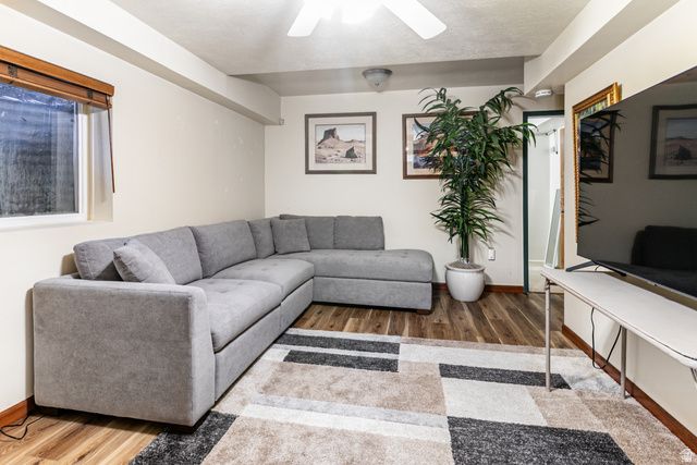 9650 S BUTTONWOOD DR, Sandy, UT 84092