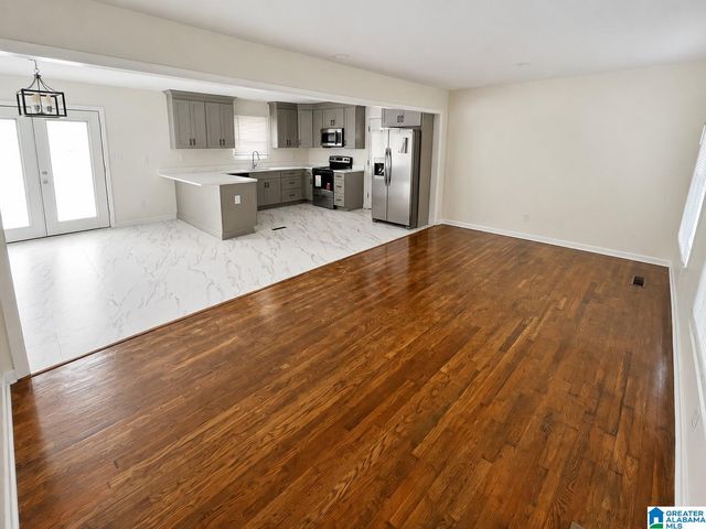 1008 26TH AVENUE N, Hueytown, AL 35023