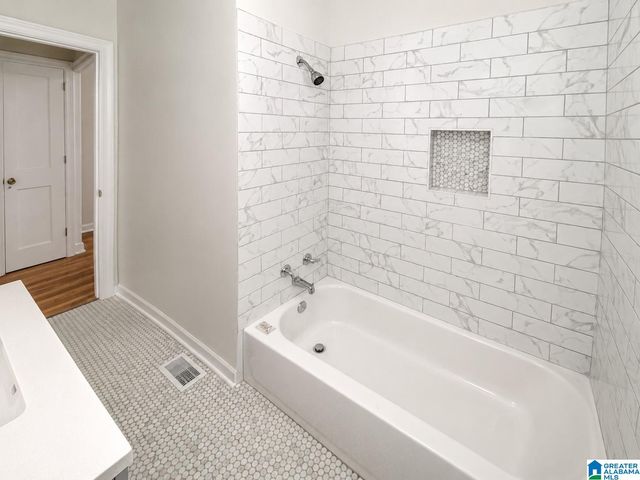 1008 26TH AVENUE N, Hueytown, AL 35023