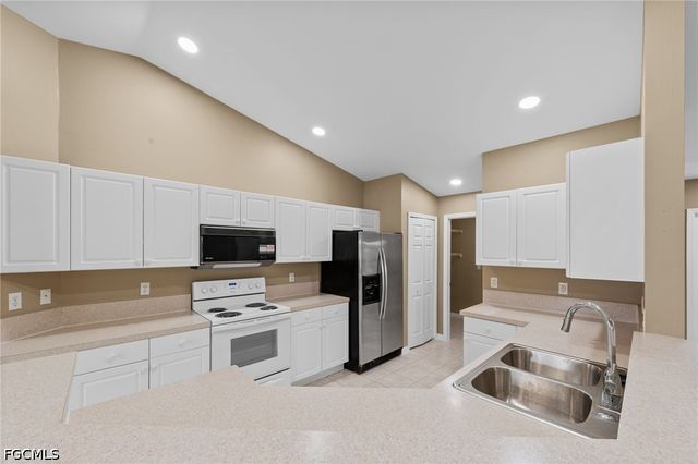 224 SW 14th AVE, Cape Coral, FL 33991