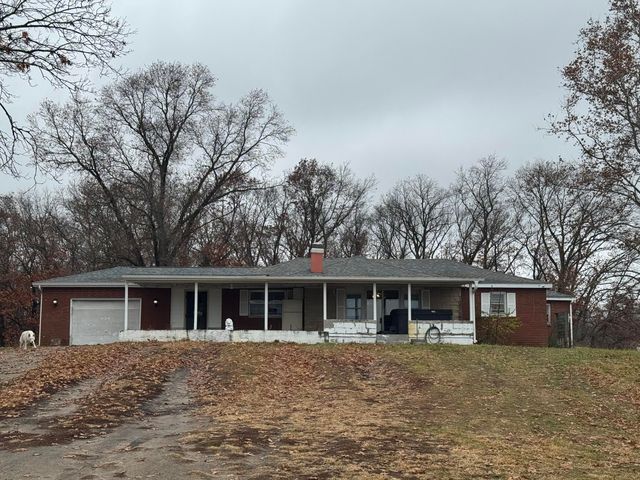 1748 E 900 N, Wheatfield, IN 46392