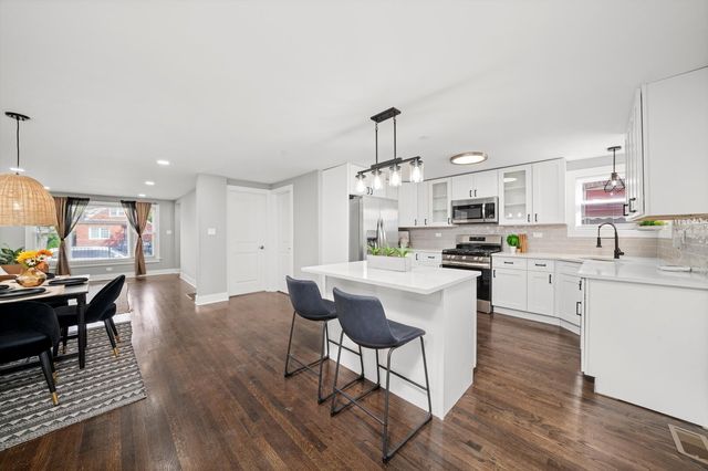 819 E 98th Place, Chicago, IL 60628