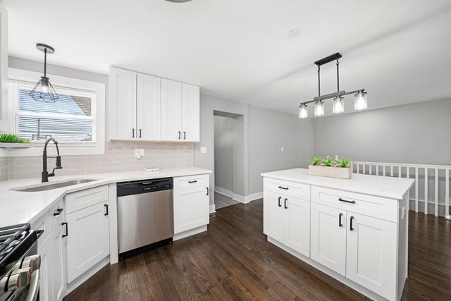 819 E 98th Place, Chicago, IL 60628