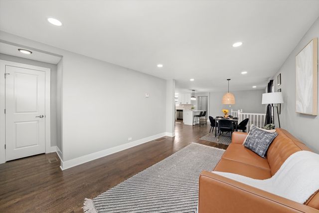 819 E 98th Place, Chicago, IL 60628