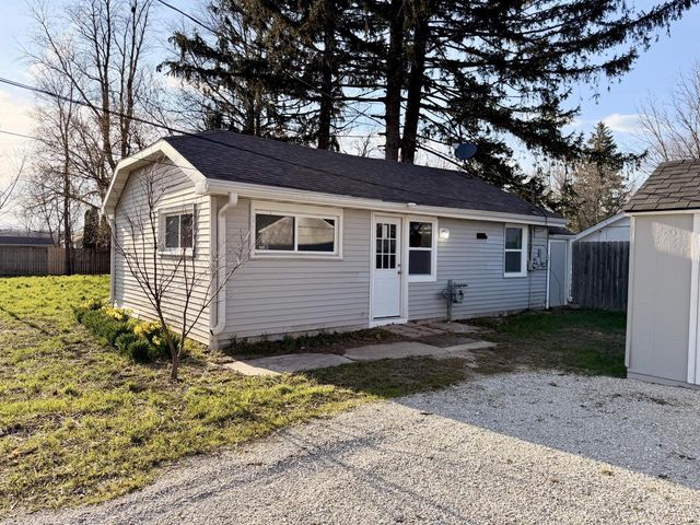 W1038 Geranium ROAD, Genoa City, WI 53128