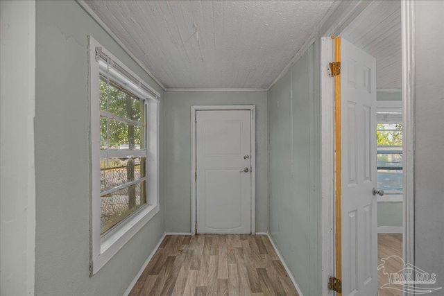 1011 W Hatton St, Pensacola, FL 32526