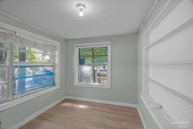 1011 W Hatton St, Pensacola, FL 32526