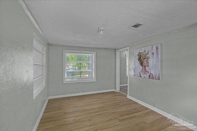1011 W Hatton St, Pensacola, FL 32526
