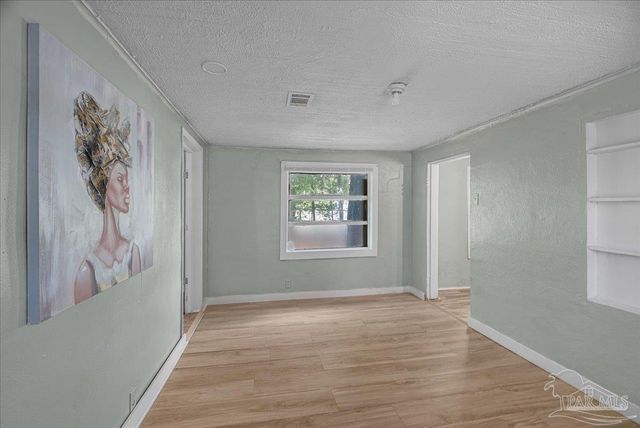 1011 W Hatton St, Pensacola, FL 32526