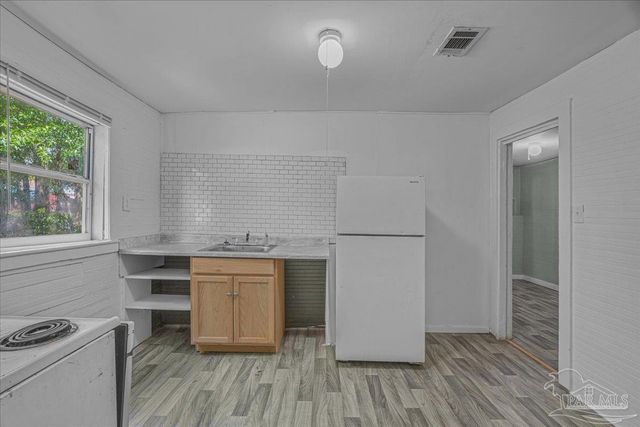 1011 W Hatton St, Pensacola, FL 32526