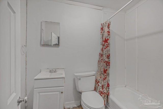 1011 W Hatton St, Pensacola, FL 32526