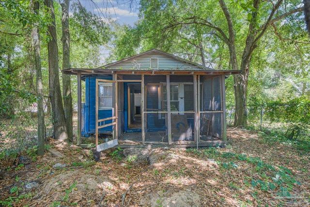 1011 W Hatton St, Pensacola, FL 32526