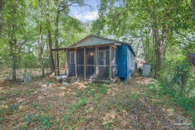 1011 W Hatton St, Pensacola, FL 32526