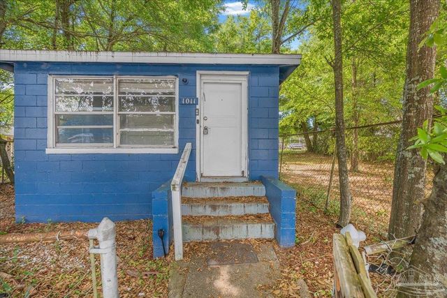 1011 W Hatton St, Pensacola, FL 32526