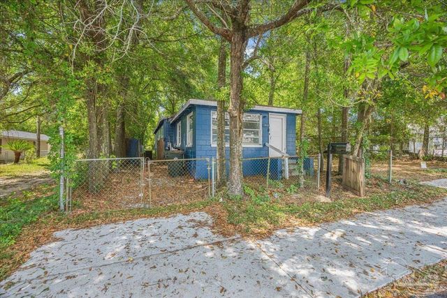 1011 W Hatton St, Pensacola, FL 32526