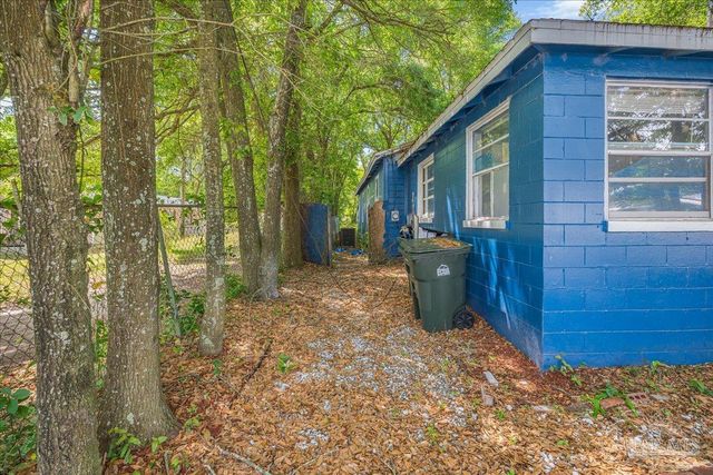 1011 W Hatton St, Pensacola, FL 32526
