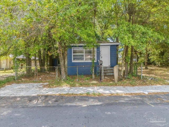 1011 W Hatton St, Pensacola, FL 32526