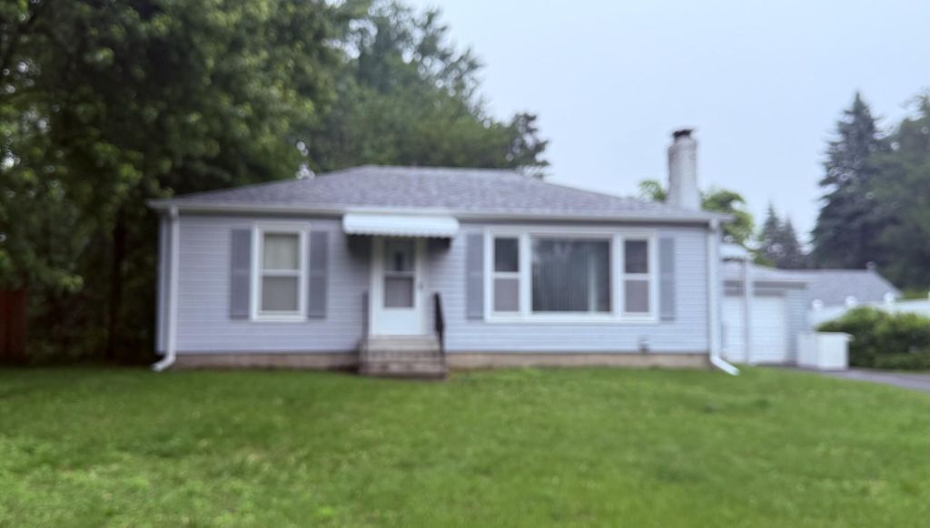 1895 Edgewater Avenue, Arden Hills, MN 55112