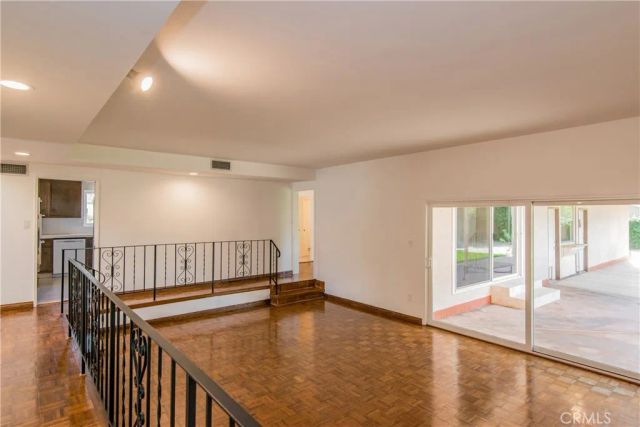 13104 Magnolia, Sherman Oaks, CA 91423