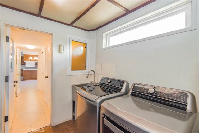 13104 Magnolia, Sherman Oaks, CA 91423