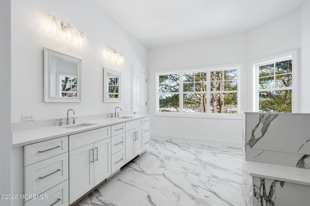 130 Eagle Way, Eatontown, NJ 07724