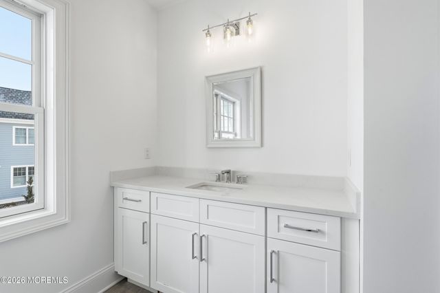 130 Eagle Way, Eatontown, NJ 07724