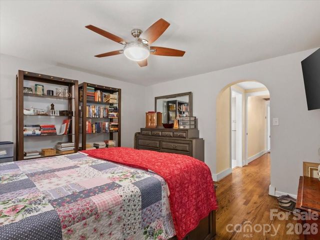 2 Ray Road, Weaverville, NC 28787