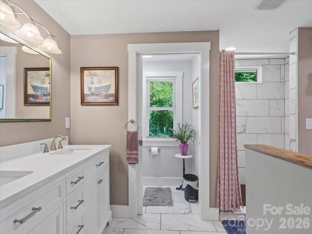 2 Ray Road, Weaverville, NC 28787