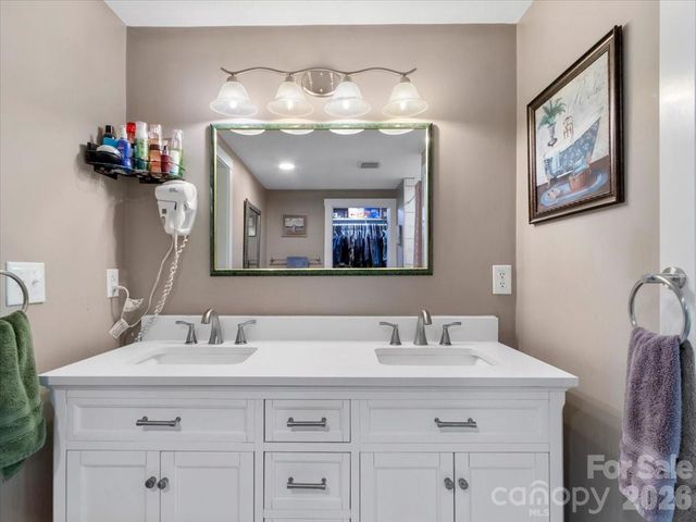 2 Ray Road, Weaverville, NC 28787