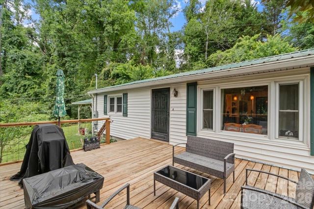 2 Ray Road, Weaverville, NC 28787