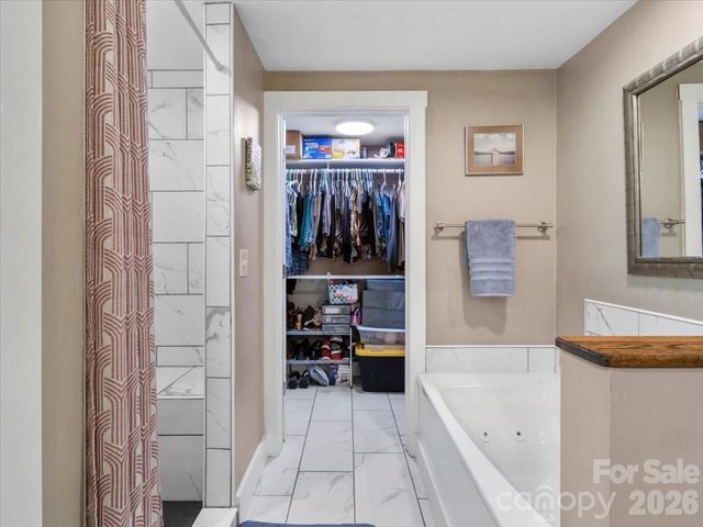 2 Ray Road, Weaverville, NC 28787